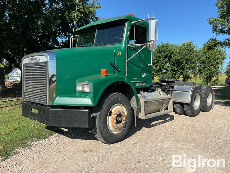 1993-freightliner-fld112-image-1