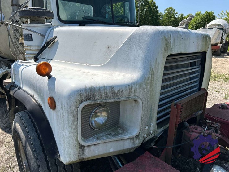 1995-mack-dm690s-image-54