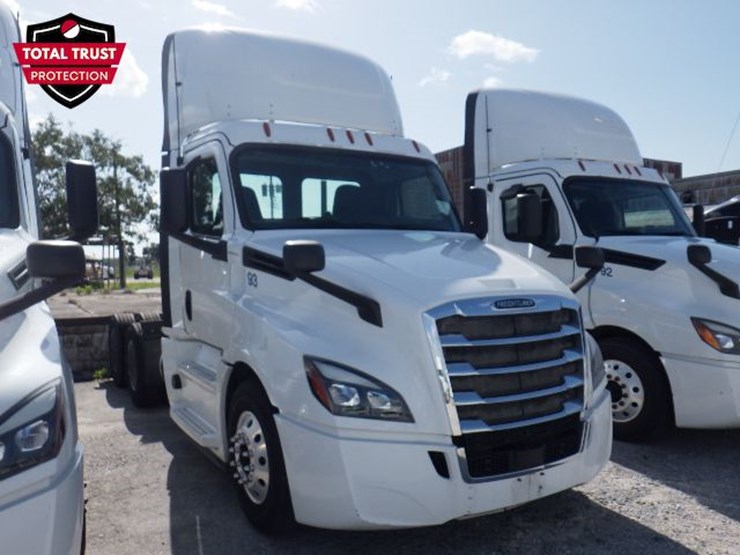 2019-freightliner-cascadia-126-image-4