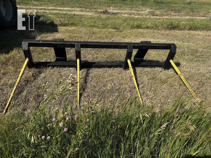 new-holland-tv140-image-1
