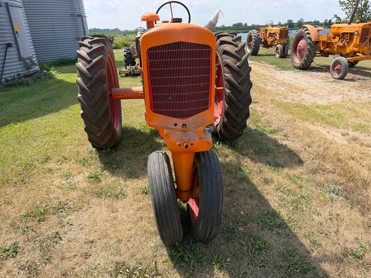 minneapolis-moline--z-tractor-image-8