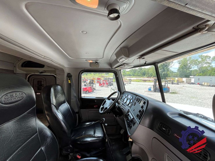 2013-peterbilt-367-image-64