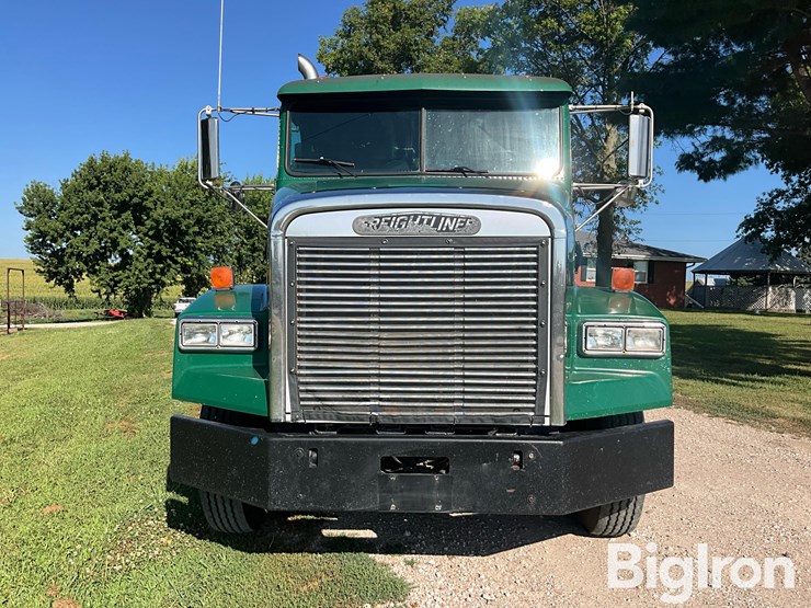 1993-freightliner-fld112-image-2