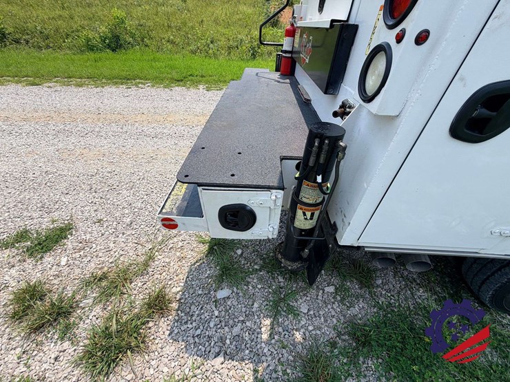 2019-ford-f550-xl-image-74