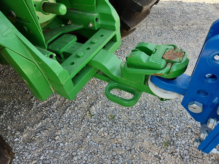 2013-john-deere-8235r-image-14