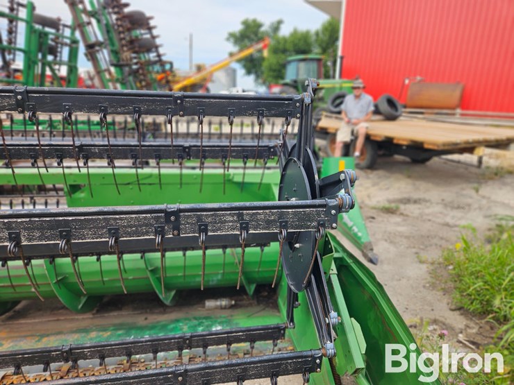 john-deere-216-image-18