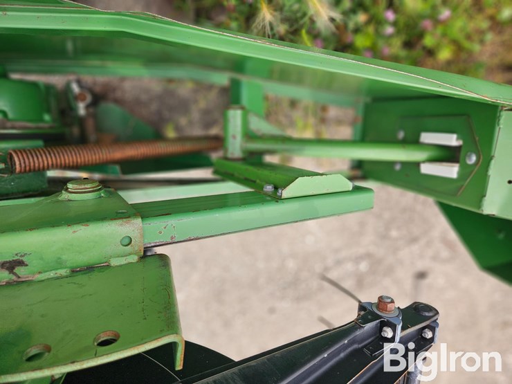 john-deere-216-image-11