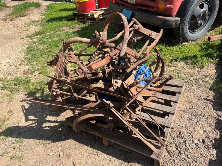#9939-•-allis-chalmers-front-mount-cultivator-image-1