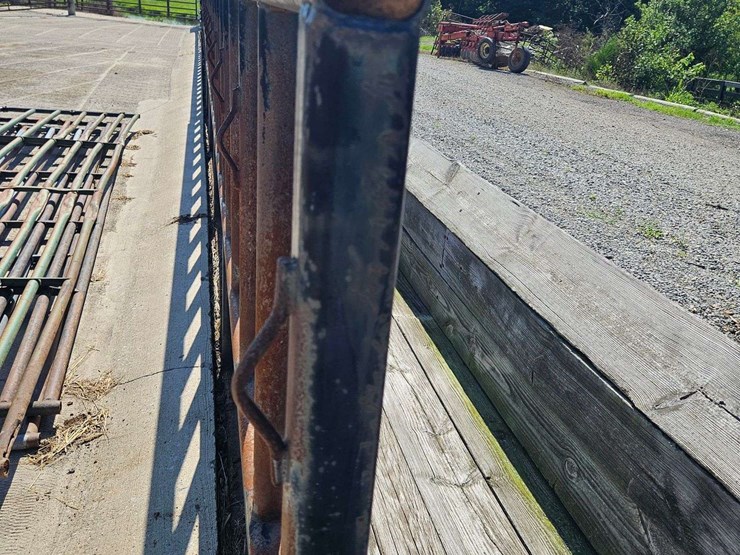 fence-line-feed-bunk-image-2