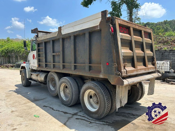 1999-volvo-truck-vnm84-tri-axle-dump-truck-image-22