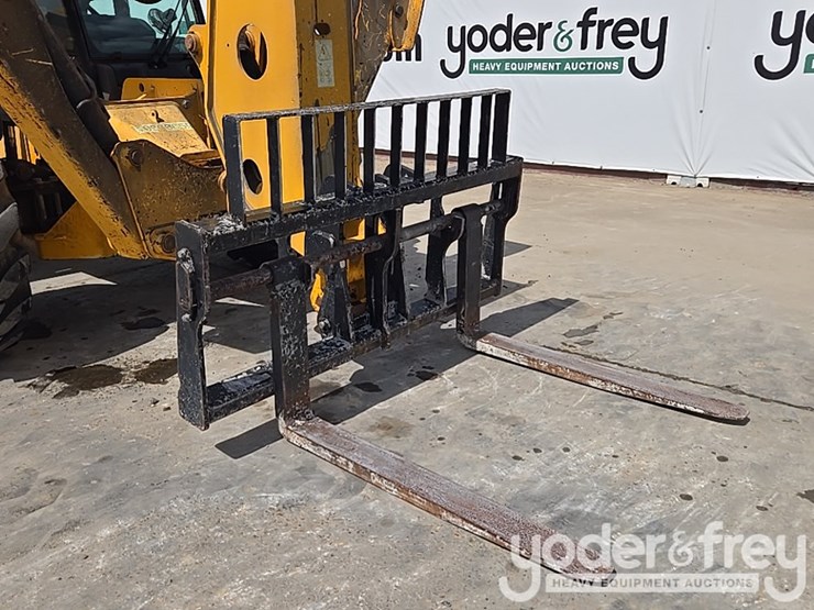 2017-jcb-510-56-image-16