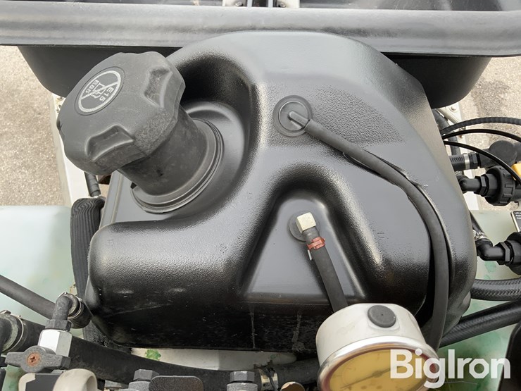 2020-massey-ferguson-730-image-18
