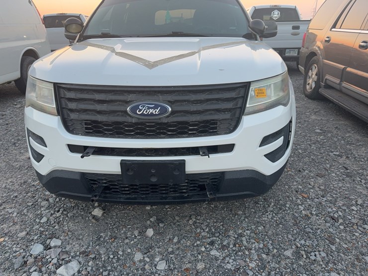 2017-ford-explorer-image-14