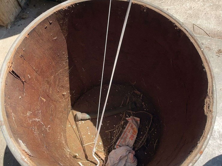 concrete-planter-and-wood-barrel-image-7
