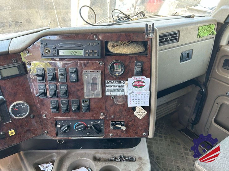 2008-international-5600-paystar-tri-axle-dump-truck-image-75