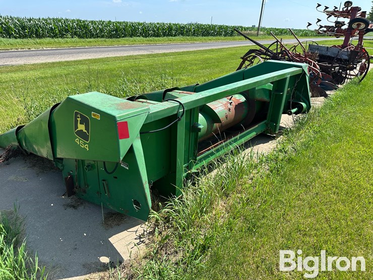 john-deere-454-image-12