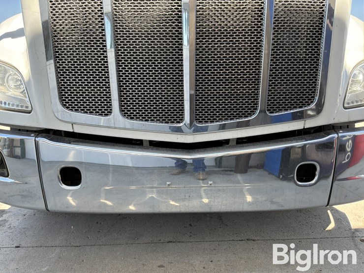 2015-peterbilt-579-image-10