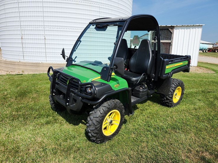2012-john-deere-gator-image-1
