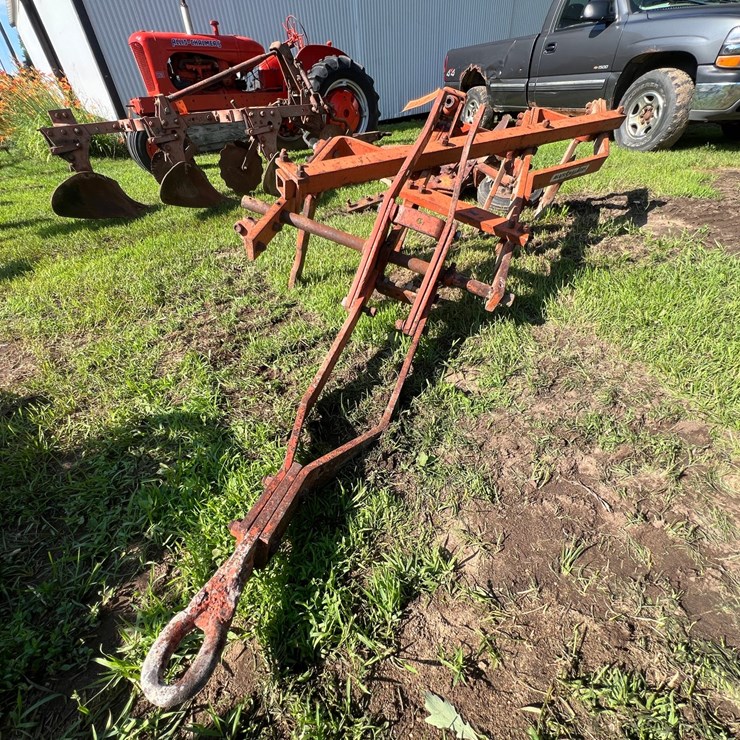 #9910 • Allis-Chalmers Snap Coupler 4 Bottom Plow
