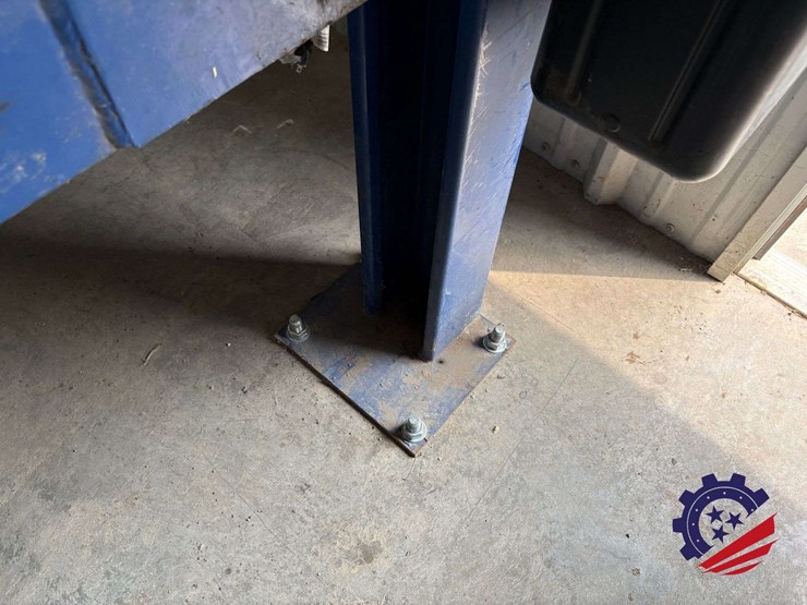 2014-bendpak-hds-14x-14,000-lb.-extended-four-post-vehicle-lift-with-dual-rolling-bridge-jacks-image-25