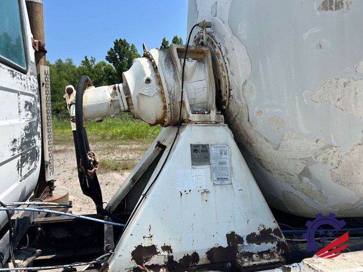 1992-mack-dm600gk-rear-discharge-concrete-mixer-truck-image-26