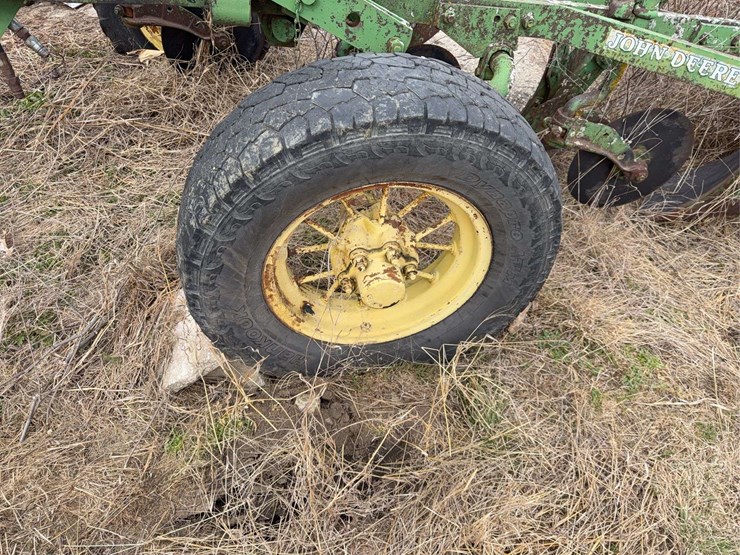 john-deere-pull-type-four-bottom-plow-image-13