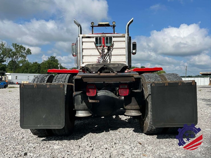 2007-sterling-l9500-image-36
