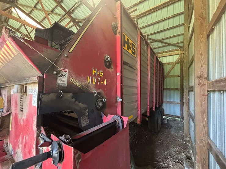h&s-7+4-hd-silage-wagon-image-4