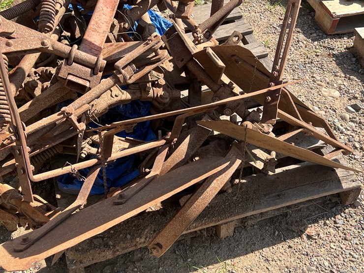 #9939-•-allis-chalmers-front-mount-cultivator-image-2