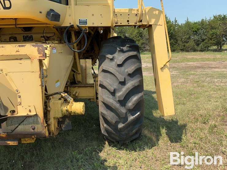 1997-new-holland-tr88-image-11