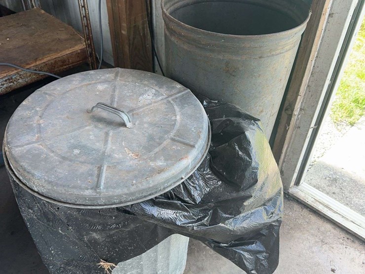 galvanized-metal-trash-cans-with-lid-image-1
