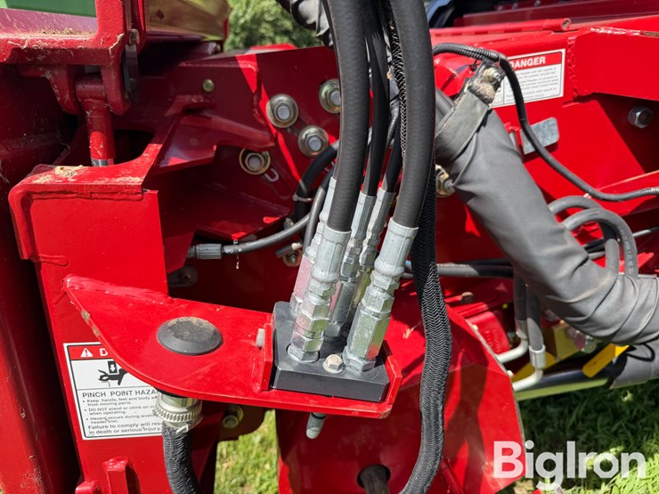 2012-case-ih-6088-image-13