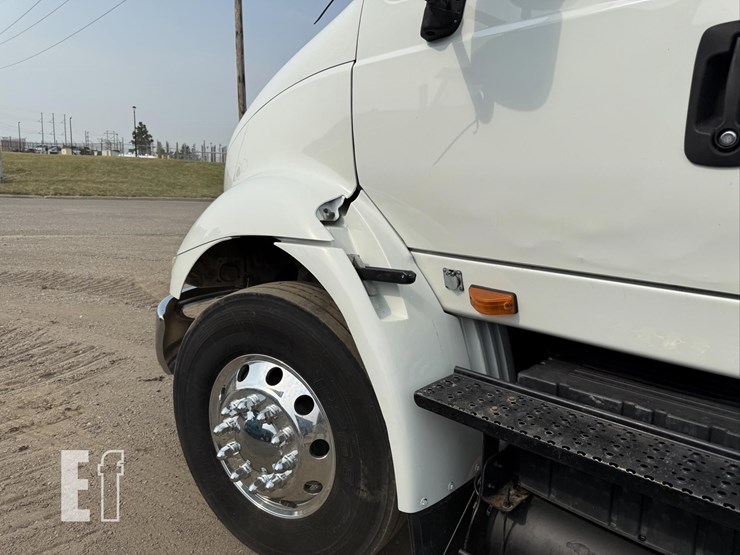 2009-international-transtar-8600-image-11