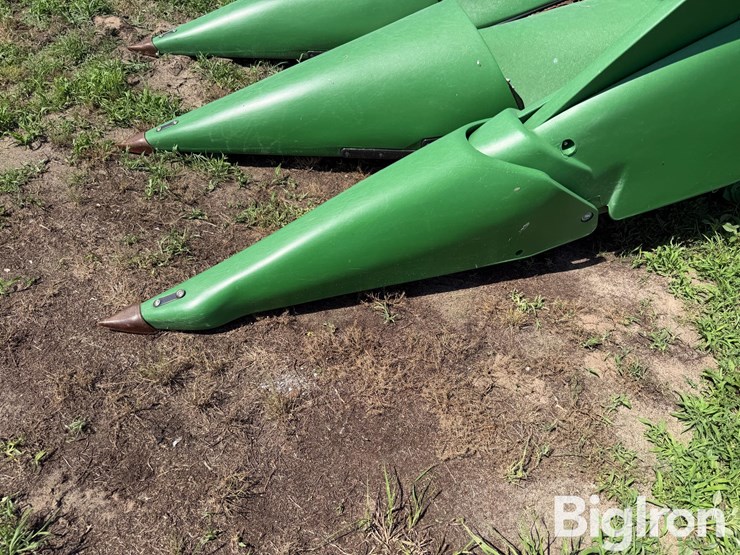 2016-john-deere-608c-image-9