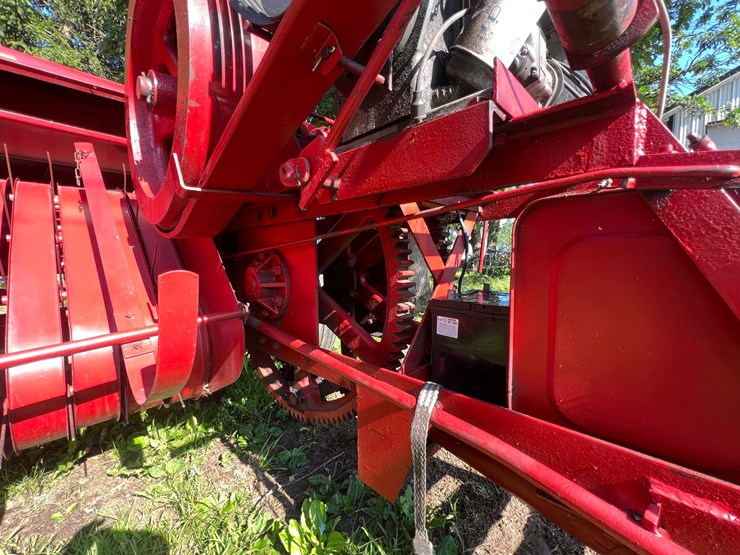 #9902-•-new-holland-square-baler-image-21