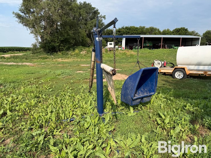 lewis-cattle-oiler-image-2