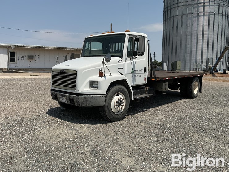 1999-freightliner-fl70-image-1