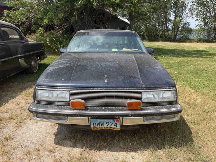 1988-buick-lesabre-custom-sedan-image-9