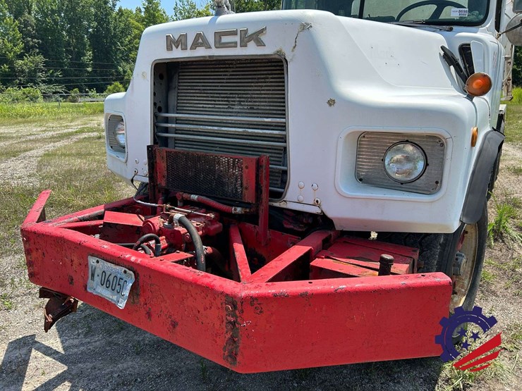 1988-mack-dm690s-image-16