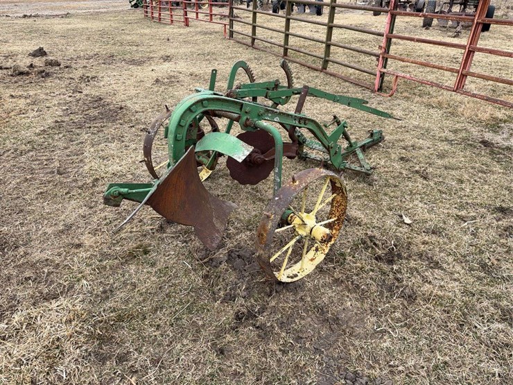 john-deere-pull-type-one-bottom-plow-image-5