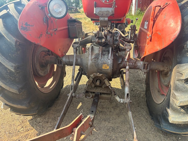 massey-ferguson-135-image-6