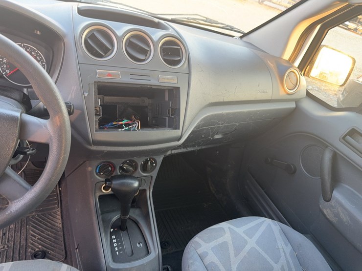 2010-ford-transit-connect-image-29