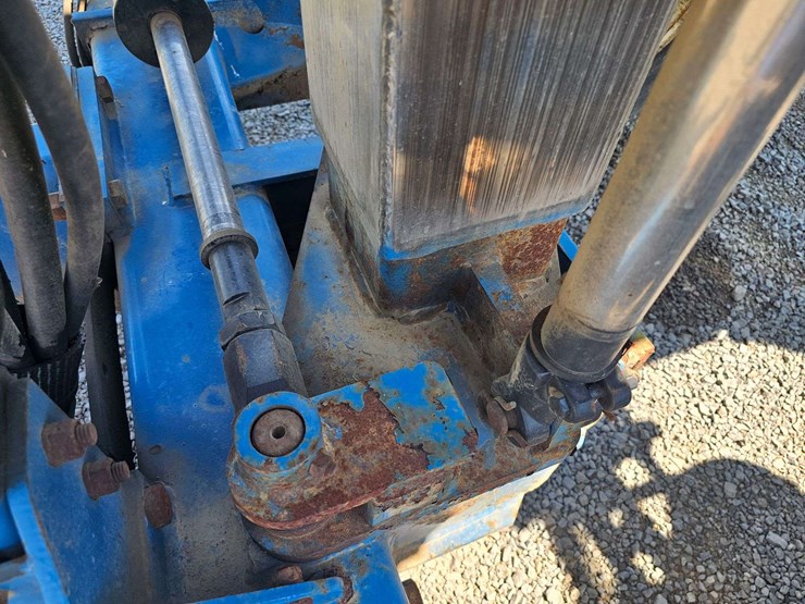 2001-kinze-16-row-planter-image-10