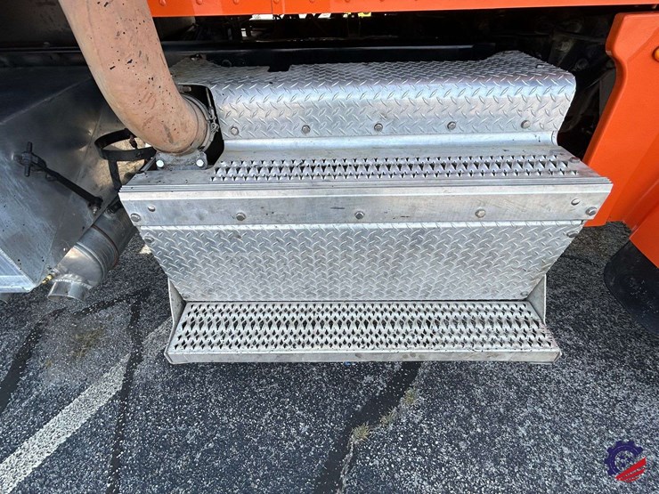 2016-peterbilt-367-image-49