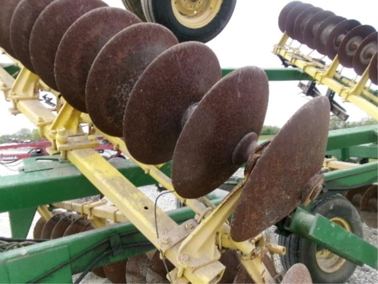 john-deere-220-image-8