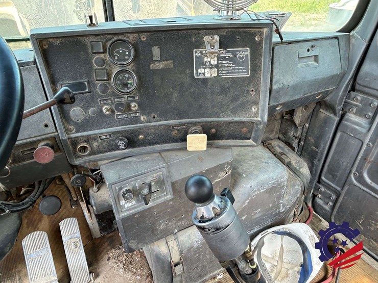1997-mack-dm-concrete-mixer-truck-image-89