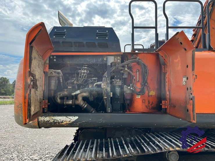 2018-hitachi-zx300-lc-6n-image-62