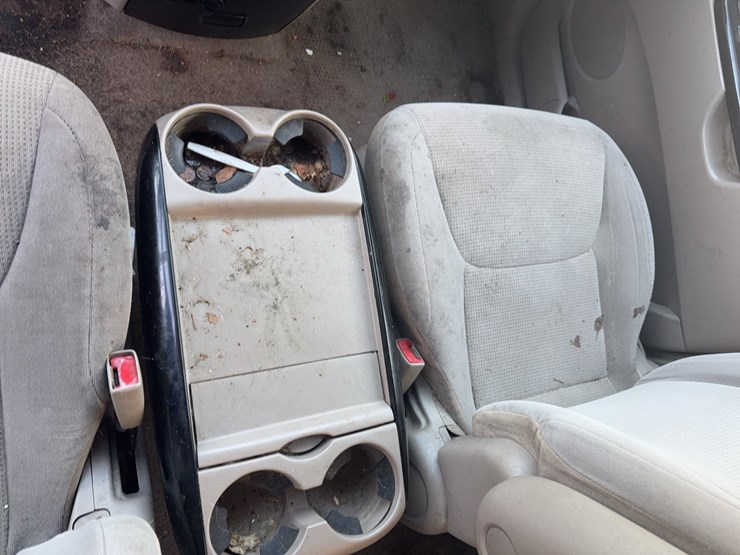2004-toyota-sienna-image-34