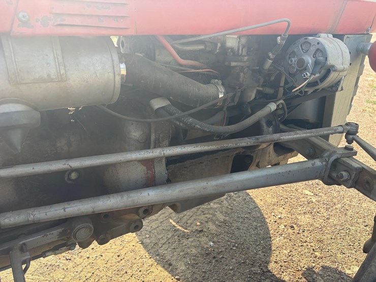 massey-ferguson-135-image-15