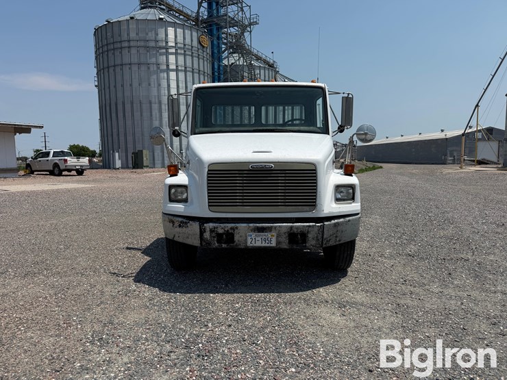 1999-freightliner-fl70-image-2
